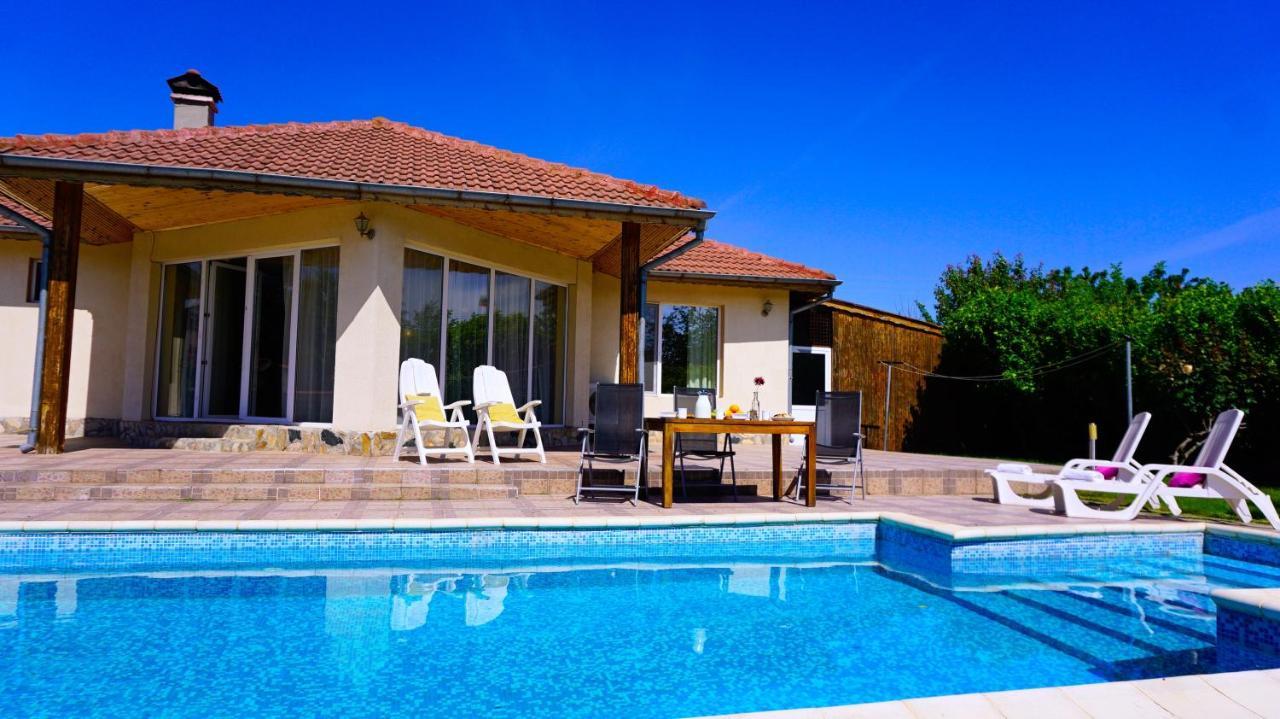 Вила Релакс - villa Relax Sokolovo Екстер'єр фото