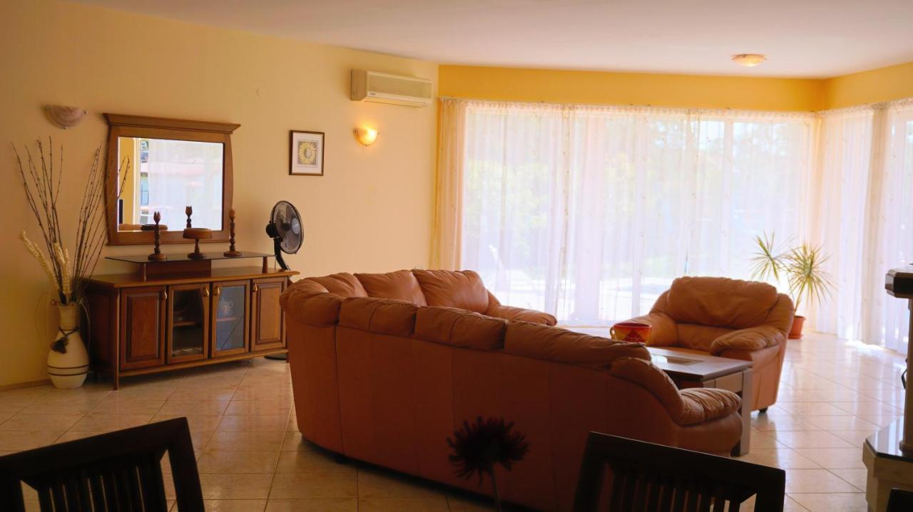 Вила Релакс - villa Relax Sokolovo Екстер'єр фото